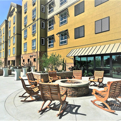 Oxford Suites Photo 2